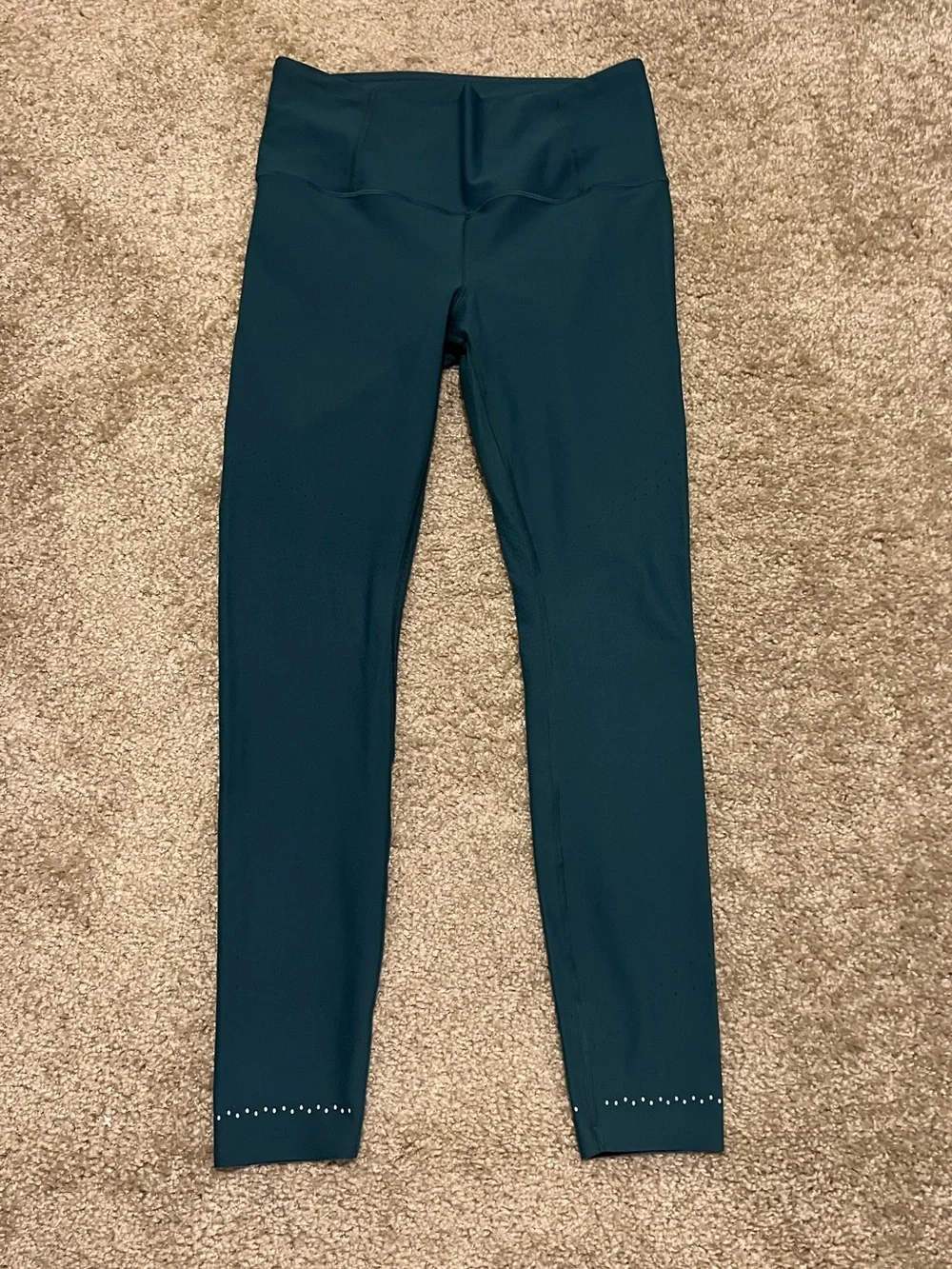 Lululemon Zoned in tight 27” night diver $148 size 10